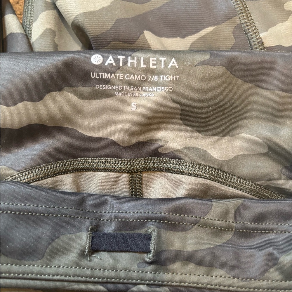 Athleta 7/8 camo leggings